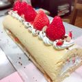 yuuuu___'s cooksnap of when they made 簡単！ふんわり春色♪苺のロールケーキ.
