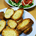 ざじよ's cooksnap of when they made 簡単♡じゅわっとガーリックトースト.