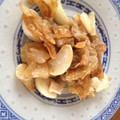 akitomati's cooksnap of when they made 揚げにんにくと鶏皮チップス.