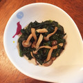 LuckyBerry's cooksnap of when they made ほうれん草としめじのお浸し【母の味】.