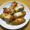 単刀直入's cooksnap of when they made 余ったミートソースで♡肉詰めピーマン.