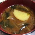 akichou's cooksnap of when they made じゃがいもとワカメの味噌汁.