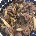 ポムポムポヨコ's cooksnap of when they made 丼にお弁当に♪牛肉と玉葱としめじの甘辛煮.