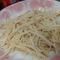 kotohime00's cooksnap of when they made 大根のおかかサラダ.