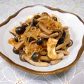 ＠迷子＠'s cooksnap of when they made ＊母の味＊糸こんしめじ油揚げの炒り煮。.