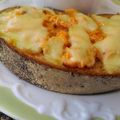 NAGANO久留米's cooksnap of when they made 鮭料理が余ったら！鮭マヨチーズトースト.