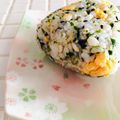 雛鳥と親鳥's cooksnap of when they made のりたまのおにぎり～青のり編～.
