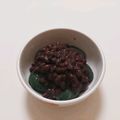ショコラメロン's cooksnap of when they made 粒あん乗せよもぎ団子.