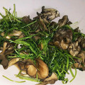 アッフィ's cooksnap of when they made お箸とまらん☆豆苗とまいたけの豚肉炒め.