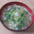 きらり流れ星's cooksnap of when they made 豆苗と玉ねぎの味噌汁.