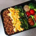 ぐうたら主婦みん's cooksnap of when they made 給食メニュー☆三色丼.