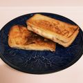 ❁Abake❁'s cooksnap of when they made 余ったポテサラDeホットサンド♡.