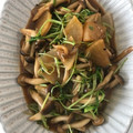 まゆまルイ's cooksnap of when they made レンジ時短！大根としめじと豆苗のみそ炒め.