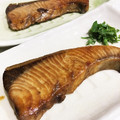 Yakkocco's cooksnap of when they made 簡単！冷凍も弁当やおせちにブリの照り焼き.