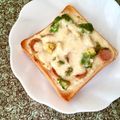 ふたごゆき's cooksnap of when they made アボカドとソーセージのグラタン風トースト.