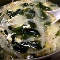 牛とくもり's cooksnap of when they made もやしとワカメの玉子スープ.