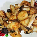 ka−rukun's cooksnap of when they made シメジとジャガ芋の大蒜バター炒め.