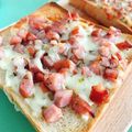 ☆糖質減らしてます☆'s cooksnap of when they made ウインナーとオレガノとレモンのトースト.