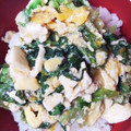 ellie21's cooksnap of when they made 簡単昼食　レタスの外葉の卵とじ丼.
