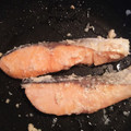 RUKA37's cooksnap of when they made 弁当絶品シャケ 塩糀.
