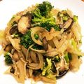 モケ缶's cooksnap of when they made ブロッコリーときのこの生姜オイスター炒め.