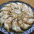 momonican's cooksnap of when they made パリッ・もちっ・ジュワーな手作り餃子.