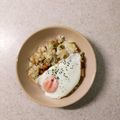 linhua's cooksnap of when they made 鶏皮チャーハン目玉焼きのせ.