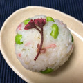 ア〜ちゃかん's cooksnap of when they made 俵型おにぎり♡枝豆と桜 ひな祭り.