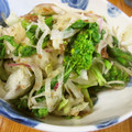 低カロ探検隊's cooksnap of when they made 菜の花と新玉ねぎの和え物.