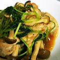 coffeeラブ's cooksnap of when they made 三つ葉1束使用！豚ときのこの塩ダレ炒め.