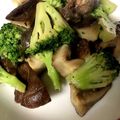 アンディちゃん93's cooksnap of when they made 椎茸とブロッコリーとホタテのバター焼き.