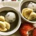 ☆Rokko☆'s cooksnap of when they made バナナ白玉の黒ゴマ汁粉♡.