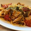 masu2's cooksnap of when they made トマトとしめじのガーリックパスタ.