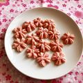 しまりすらいふ。's cooksnap of when they made いちごパウダーで桜の絞り出しクッキー.