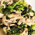 ＊クロミント＊'s cooksnap of when they made にんにくで豚肉と小松菜を 炒めただけ！.