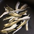 nothree's cooksnap of when they made 煮干しのはらわた取り〜だし下処理.