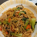 しろくまり☆'s cooksnap of when they made 青梗菜とエノキの簡単オイスター焼きそば♡.