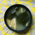 プーまま☆'s cooksnap of when they made わかめと油揚げの味噌汁.