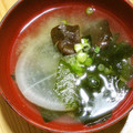 がっしゅまま's cooksnap of when they made 大根としめじのわかめ味噌汁.