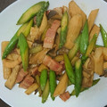 ☆みーちゃんまま☆'s cooksnap of when they made 歯応え抜群！筍とエリンギの豚肉炒め中華風.