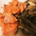 ＊にょにょん＊'s cooksnap of when they made 簡単☆鮭と舞茸のバター醤油焼き.