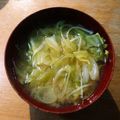 あゆはと's cooksnap of when they made キャベツとえのきの味噌汁.