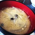 クックQ6BBJS☆'s cooksnap of when they made 新玉ねぎ・新人参・しめじ・卵の味噌汁.