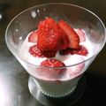 新米主婦みお's cooksnap of when they made イチゴでおめかし♪ミルクチーズプリン.