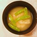 yesmama's cooksnap of when they made 絹さやの味噌汁.