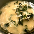 y_u♡'s cooksnap of when they made 簡単！もやしとわかめの味噌汁.