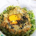 ユーロン's cooksnap of when they made 豆苗金ごま和えのたまとろ納豆丼.
