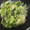 クックBG1Y5C☆'s cooksnap of when they made 材料はレタスとニンニクのみ！レタス炒め.