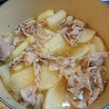 Parmesannn's cooksnap of when they made 簡単✿大根と豚こまの煮物.