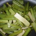 shige9m's cooksnap of when they made 【旬】シャキシャキ♪若ごぼうの炒め煮.